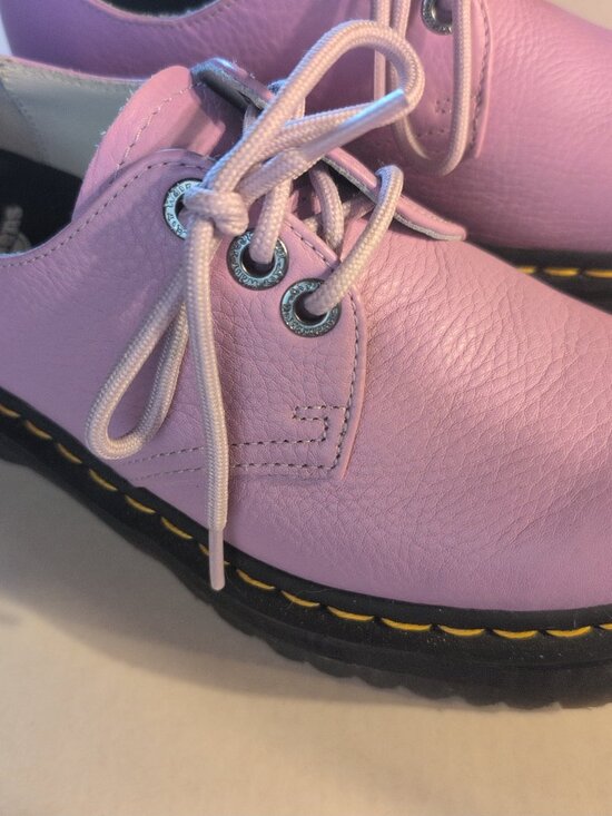 Doc Martens Shoes - Doc Martens 30612 platform lace up leather oxford shoes lavender NWOB sz 7